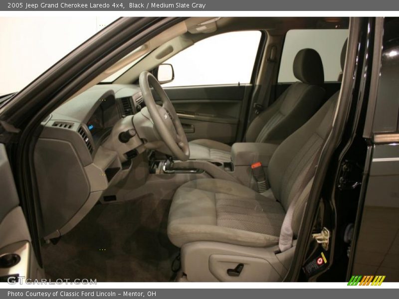 Black / Medium Slate Gray 2005 Jeep Grand Cherokee Laredo 4x4