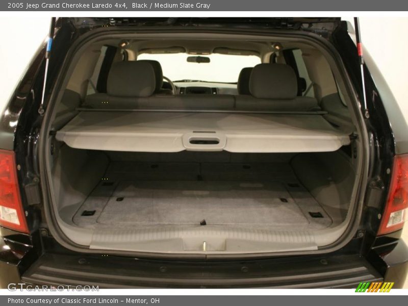 Black / Medium Slate Gray 2005 Jeep Grand Cherokee Laredo 4x4