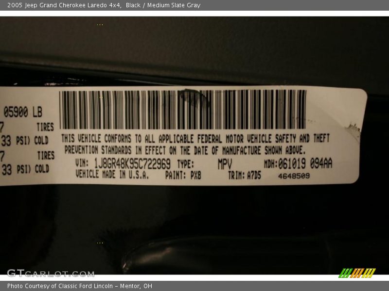 Black / Medium Slate Gray 2005 Jeep Grand Cherokee Laredo 4x4
