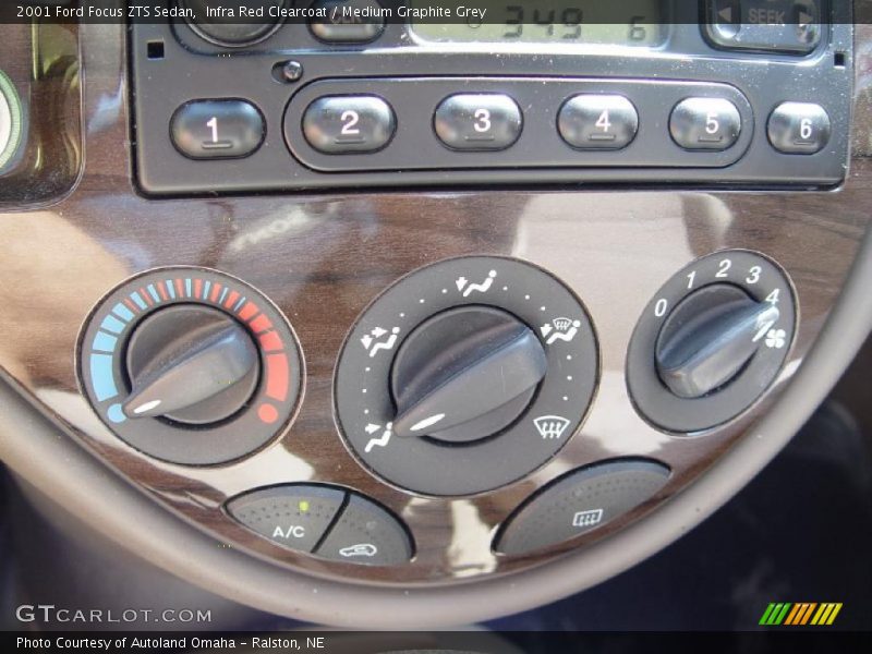 Infra Red Clearcoat / Medium Graphite Grey 2001 Ford Focus ZTS Sedan