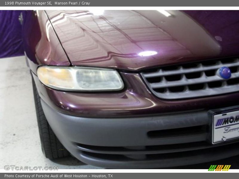 Maroon Pearl / Gray 1998 Plymouth Voyager SE