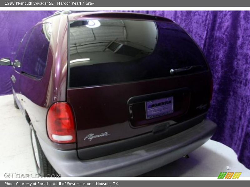 Maroon Pearl / Gray 1998 Plymouth Voyager SE