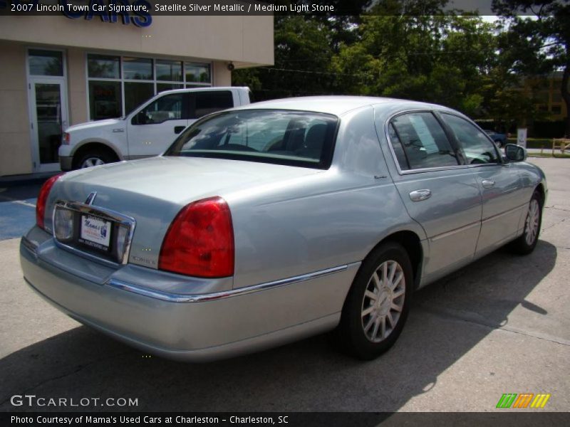 Satellite Silver Metallic / Medium Light Stone 2007 Lincoln Town Car Signature