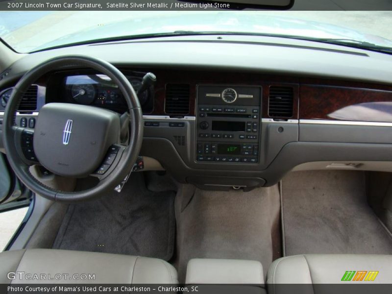 Satellite Silver Metallic / Medium Light Stone 2007 Lincoln Town Car Signature