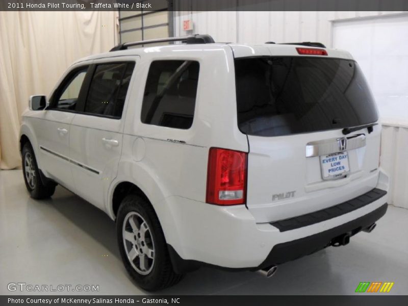 Taffeta White / Black 2011 Honda Pilot Touring