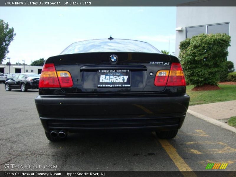 Jet Black / Sand 2004 BMW 3 Series 330xi Sedan