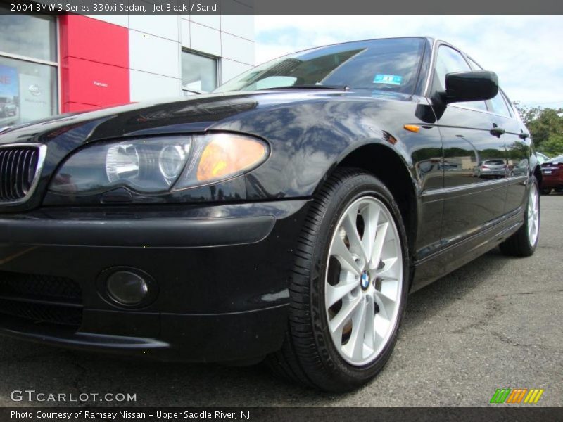 Jet Black / Sand 2004 BMW 3 Series 330xi Sedan