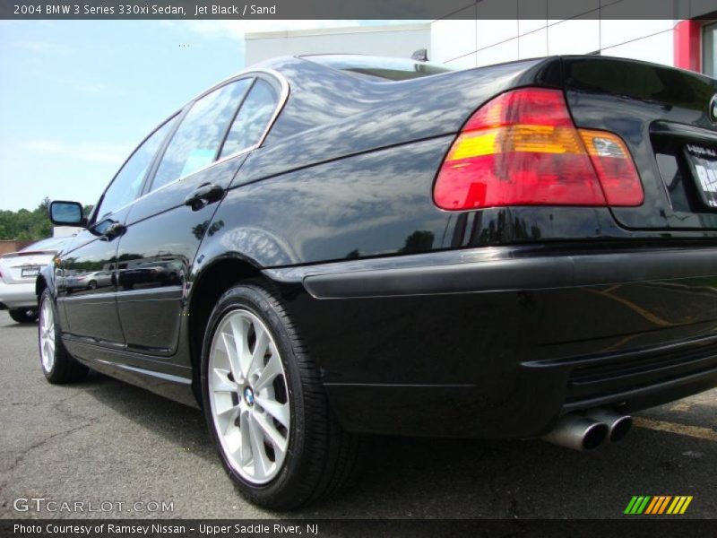 Jet Black / Sand 2004 BMW 3 Series 330xi Sedan