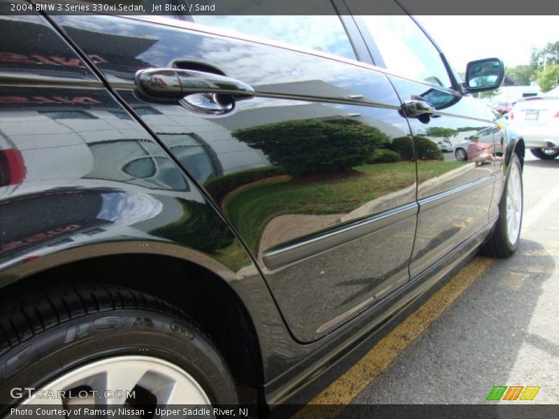 Jet Black / Sand 2004 BMW 3 Series 330xi Sedan