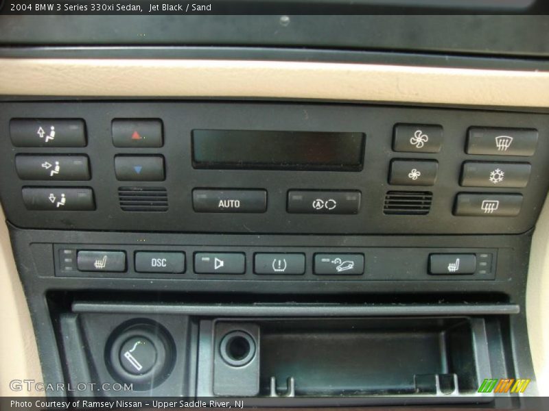 Jet Black / Sand 2004 BMW 3 Series 330xi Sedan