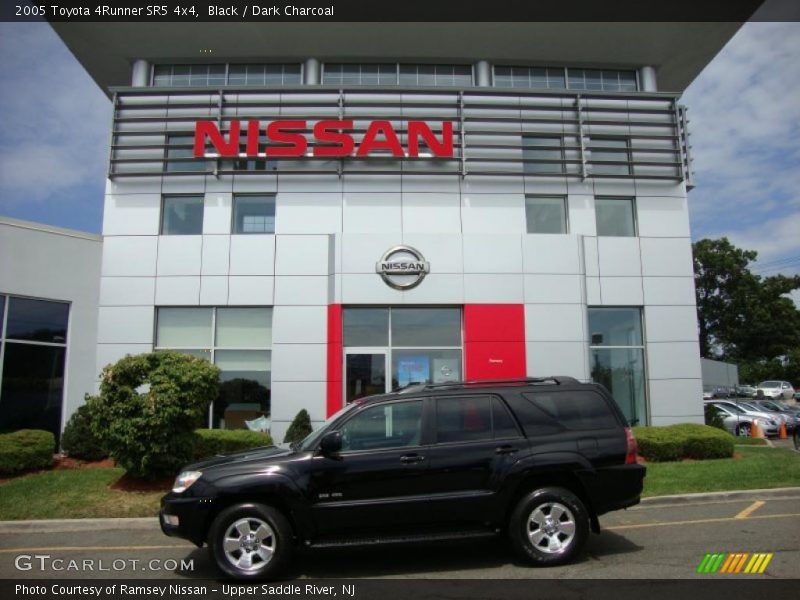 Black / Dark Charcoal 2005 Toyota 4Runner SR5 4x4
