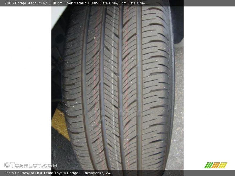 Bright Silver Metallic / Dark Slate Gray/Light Slate Gray 2006 Dodge Magnum R/T