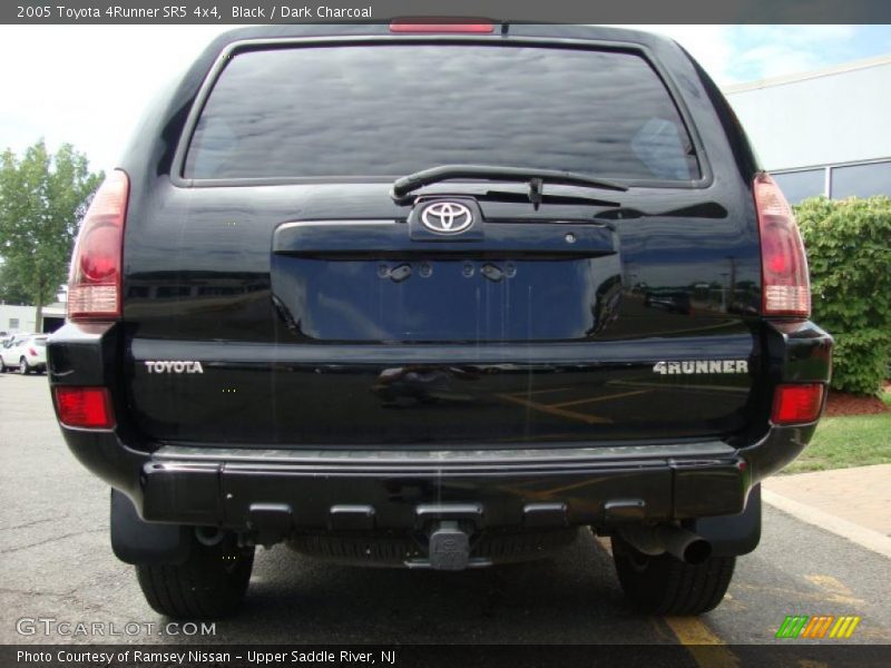 Black / Dark Charcoal 2005 Toyota 4Runner SR5 4x4