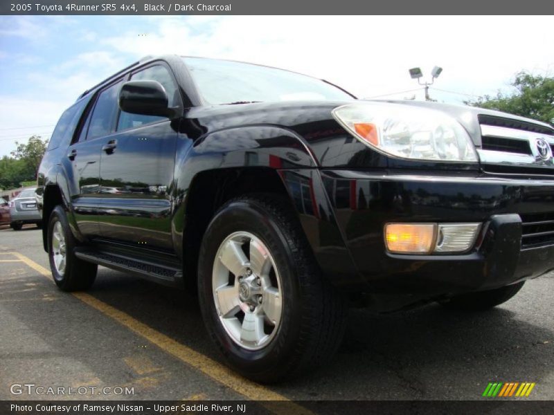 Black / Dark Charcoal 2005 Toyota 4Runner SR5 4x4