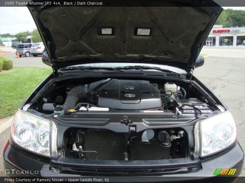 Black / Dark Charcoal 2005 Toyota 4Runner SR5 4x4