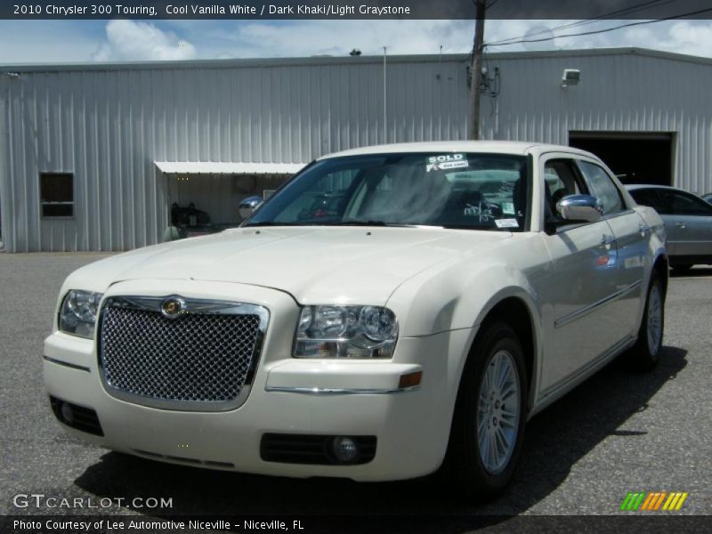 Cool Vanilla White / Dark Khaki/Light Graystone 2010 Chrysler 300 Touring