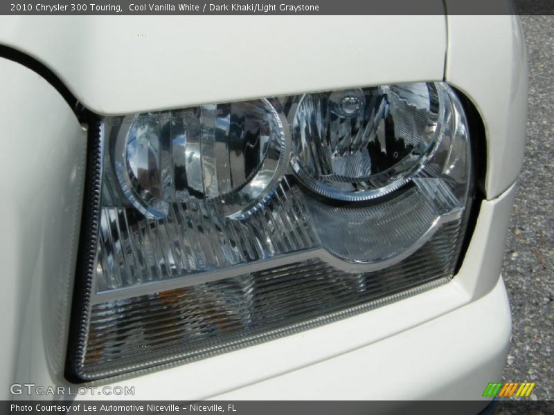 Cool Vanilla White / Dark Khaki/Light Graystone 2010 Chrysler 300 Touring