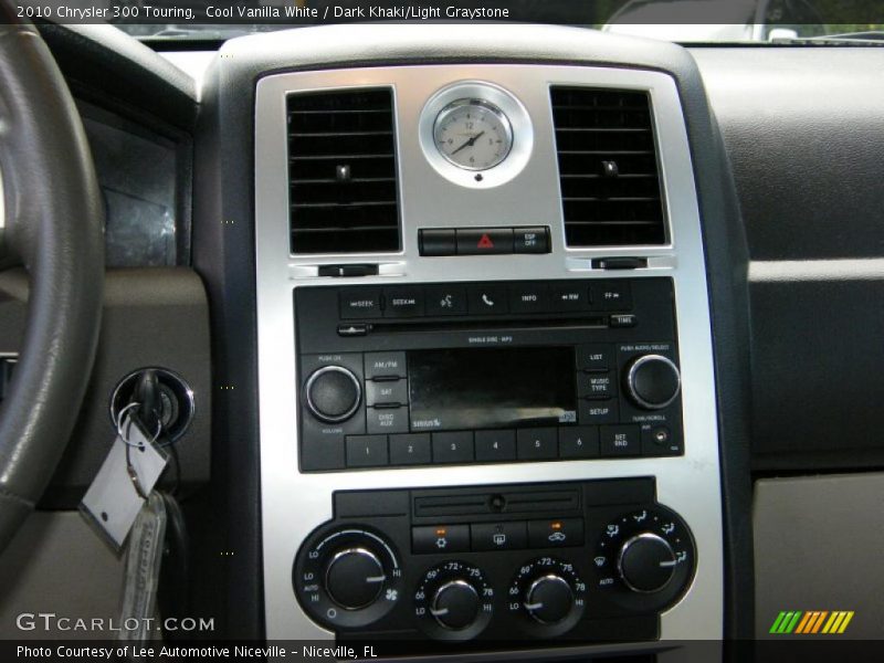 Cool Vanilla White / Dark Khaki/Light Graystone 2010 Chrysler 300 Touring