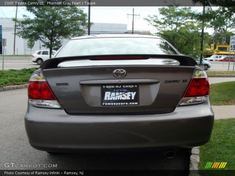 Phantom Gray Pearl / Taupe 2005 Toyota Camry LE