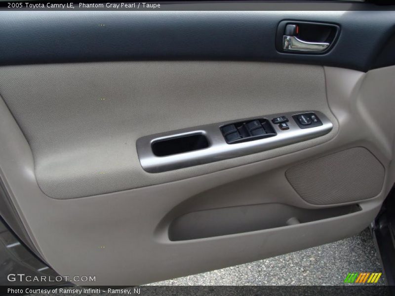 Phantom Gray Pearl / Taupe 2005 Toyota Camry LE