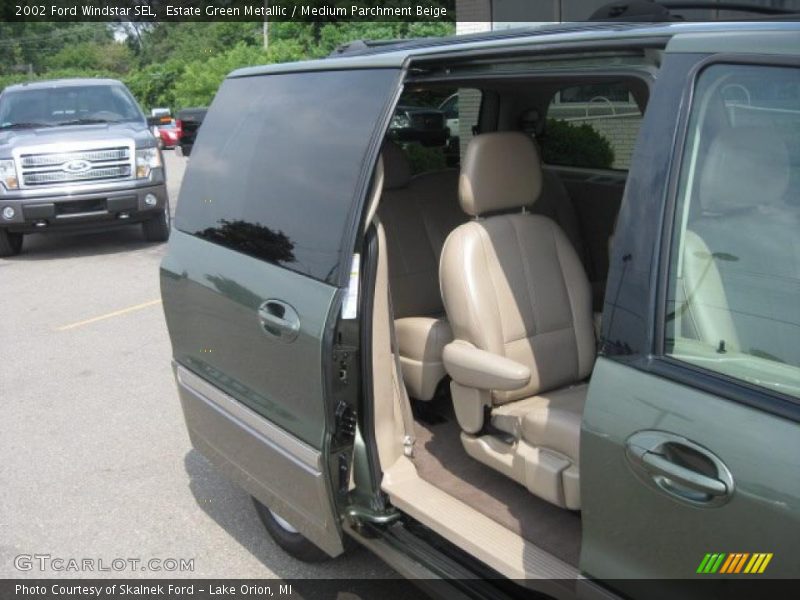 Estate Green Metallic / Medium Parchment Beige 2002 Ford Windstar SEL