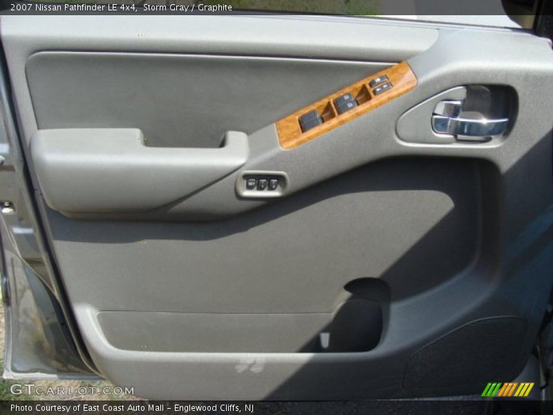Storm Gray / Graphite 2007 Nissan Pathfinder LE 4x4