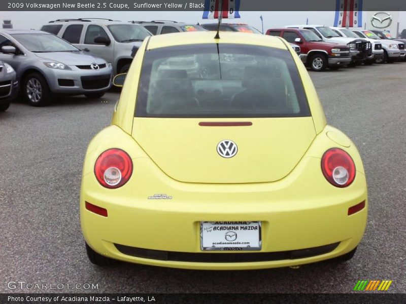 Sunflower Yellow / Black 2009 Volkswagen New Beetle 2.5 Coupe