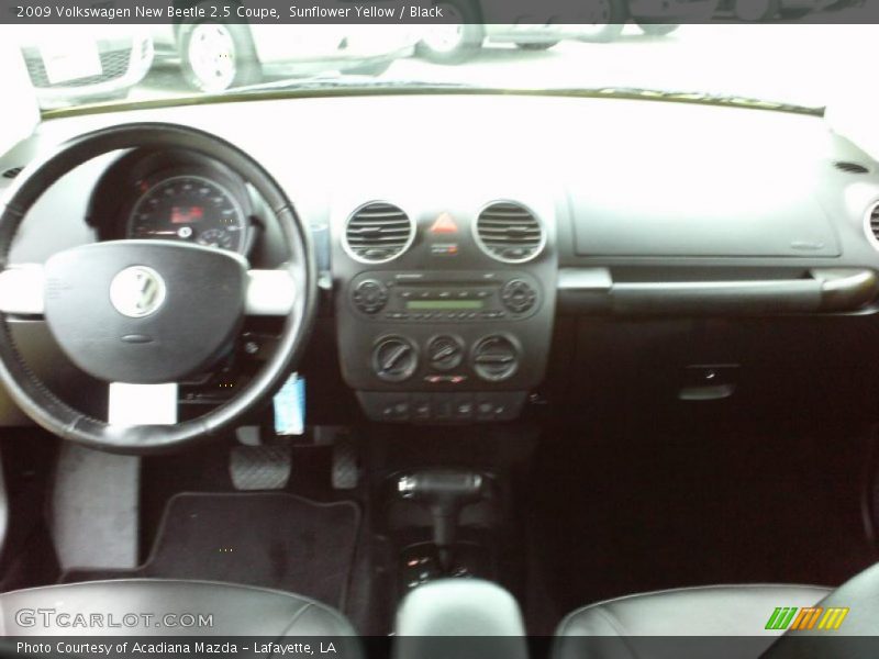 Sunflower Yellow / Black 2009 Volkswagen New Beetle 2.5 Coupe