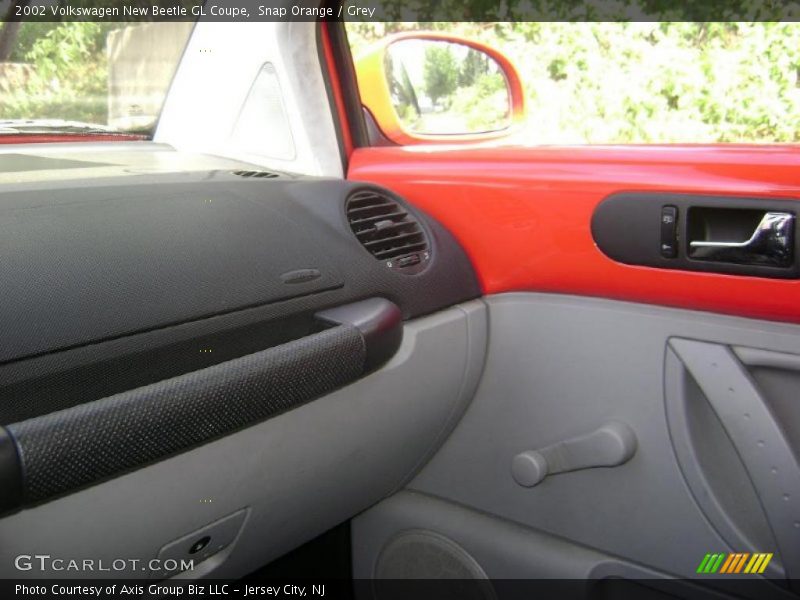 Snap Orange / Grey 2002 Volkswagen New Beetle GL Coupe