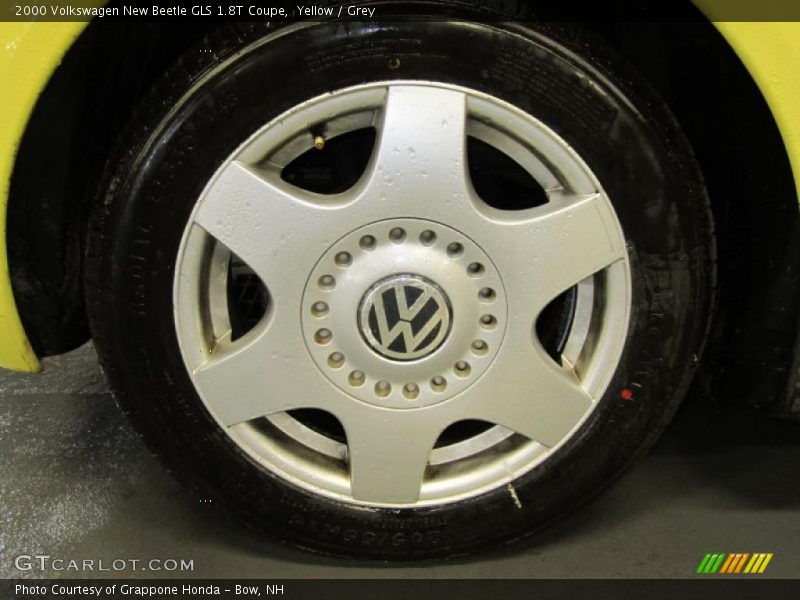 Yellow / Grey 2000 Volkswagen New Beetle GLS 1.8T Coupe