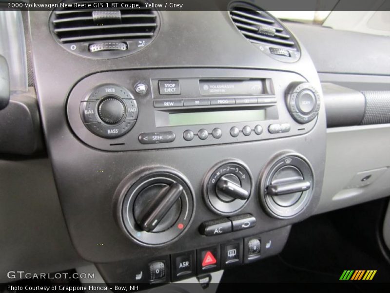 Yellow / Grey 2000 Volkswagen New Beetle GLS 1.8T Coupe