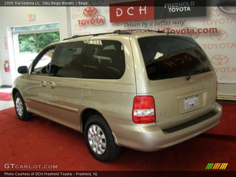 Silky Beige Metallic / Beige 2005 Kia Sedona LX