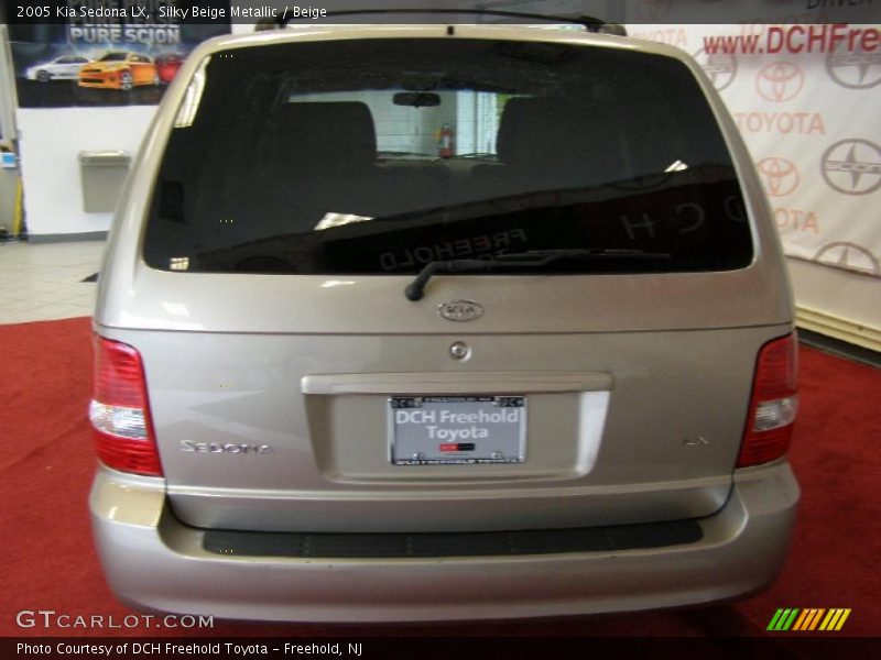 Silky Beige Metallic / Beige 2005 Kia Sedona LX