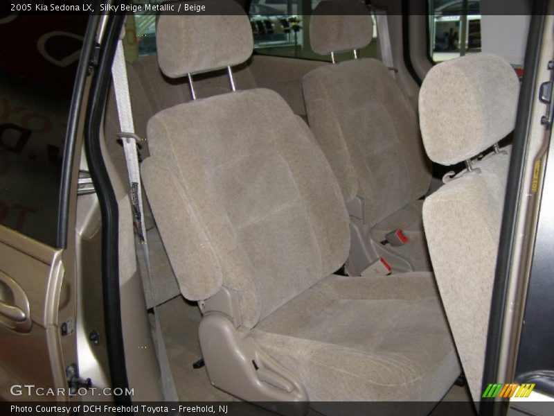 Silky Beige Metallic / Beige 2005 Kia Sedona LX