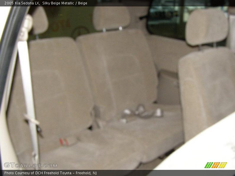 Silky Beige Metallic / Beige 2005 Kia Sedona LX
