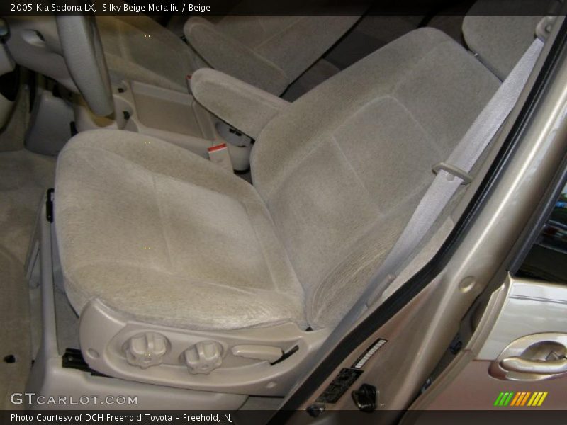 Silky Beige Metallic / Beige 2005 Kia Sedona LX