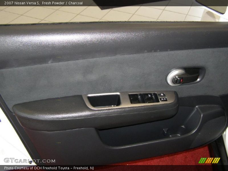 Fresh Powder / Charcoal 2007 Nissan Versa S