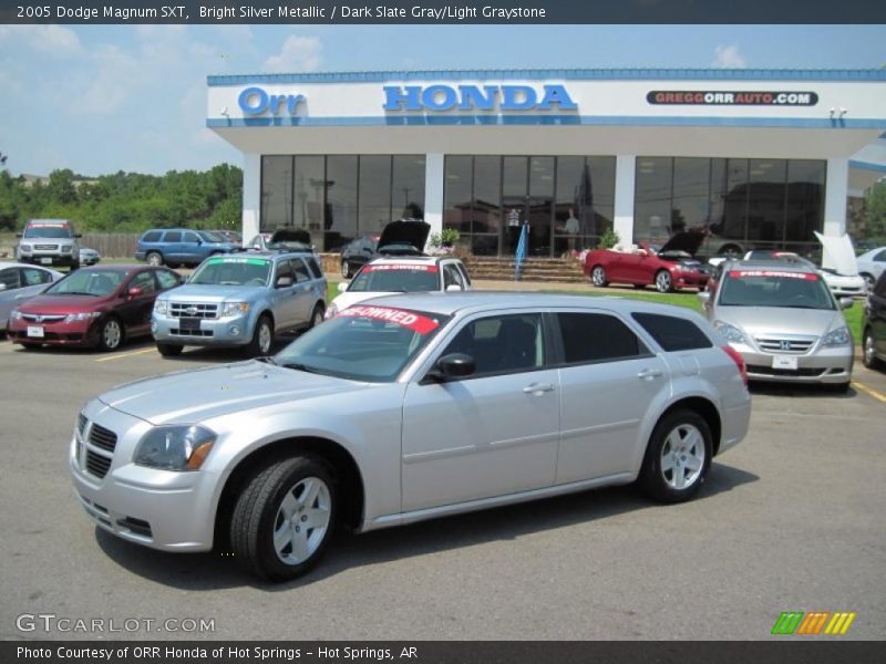 Bright Silver Metallic / Dark Slate Gray/Light Graystone 2005 Dodge Magnum SXT