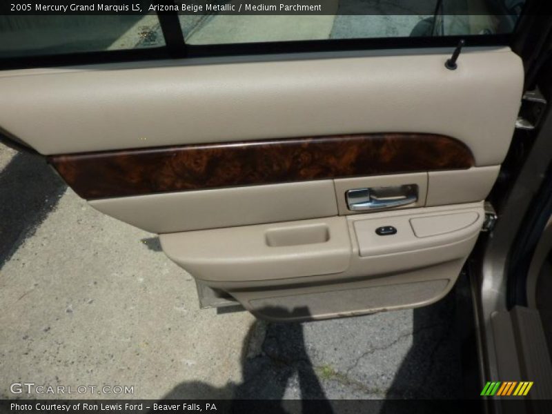 Arizona Beige Metallic / Medium Parchment 2005 Mercury Grand Marquis LS