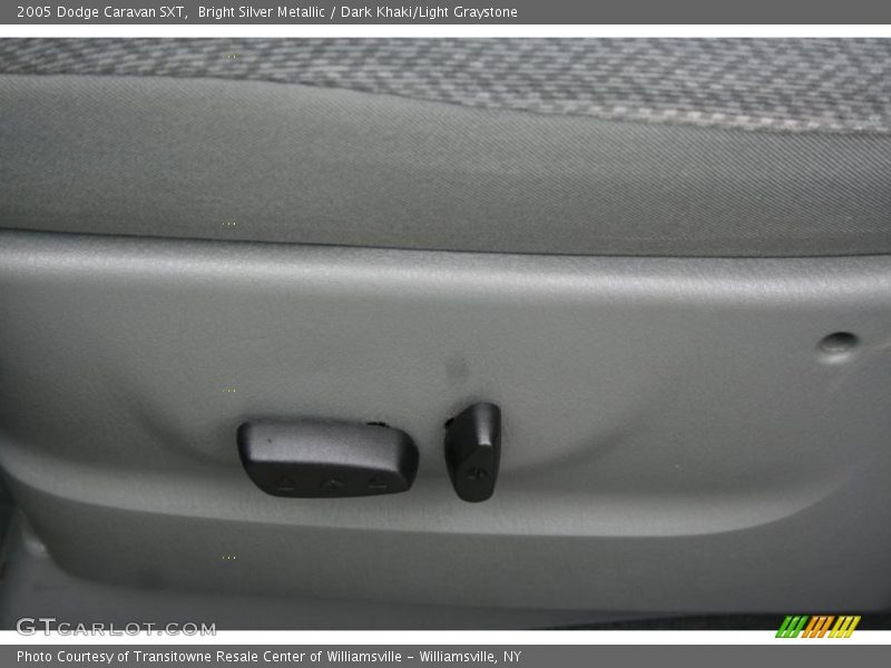 Bright Silver Metallic / Dark Khaki/Light Graystone 2005 Dodge Caravan SXT