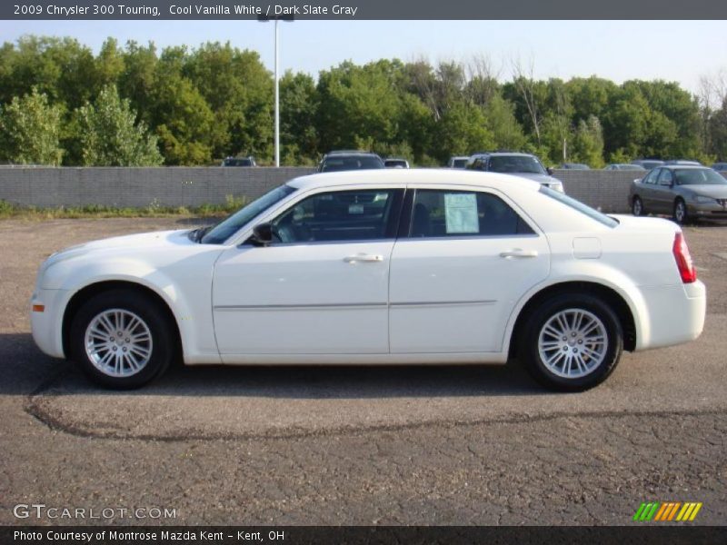 Cool Vanilla White / Dark Slate Gray 2009 Chrysler 300 Touring