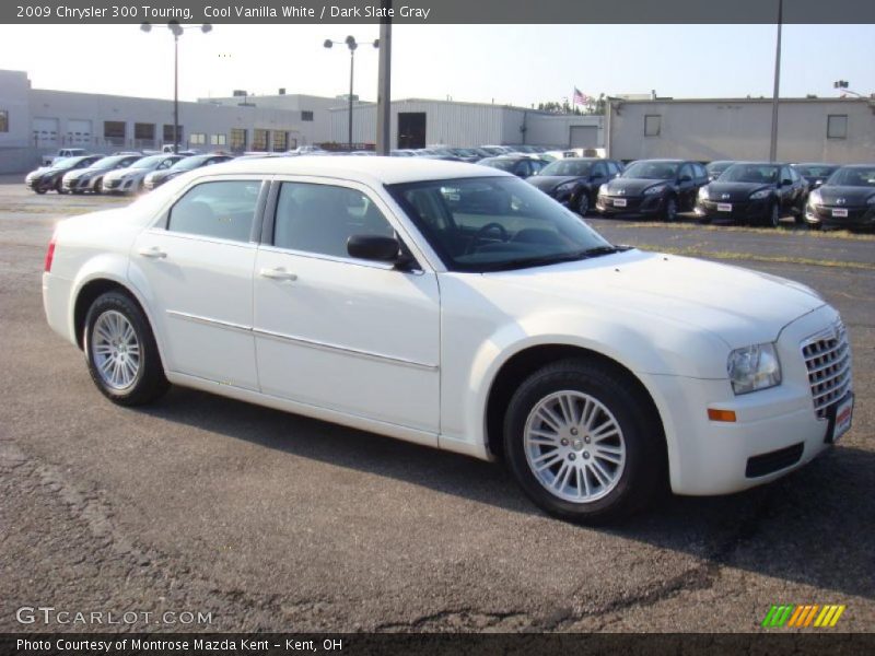 Cool Vanilla White / Dark Slate Gray 2009 Chrysler 300 Touring