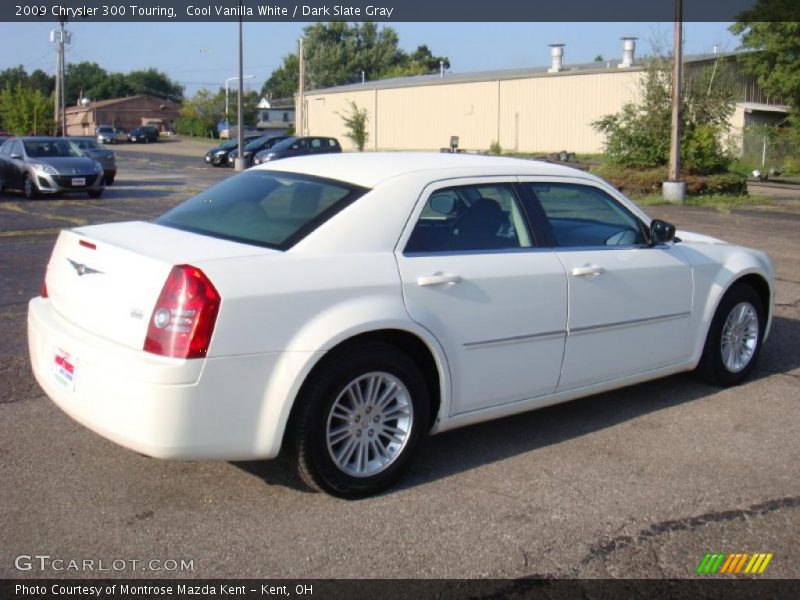 Cool Vanilla White / Dark Slate Gray 2009 Chrysler 300 Touring