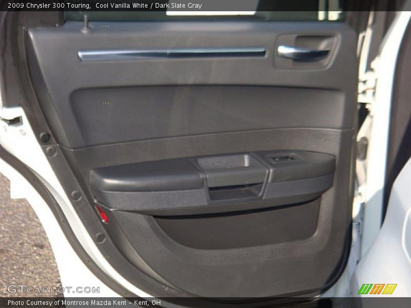 Cool Vanilla White / Dark Slate Gray 2009 Chrysler 300 Touring