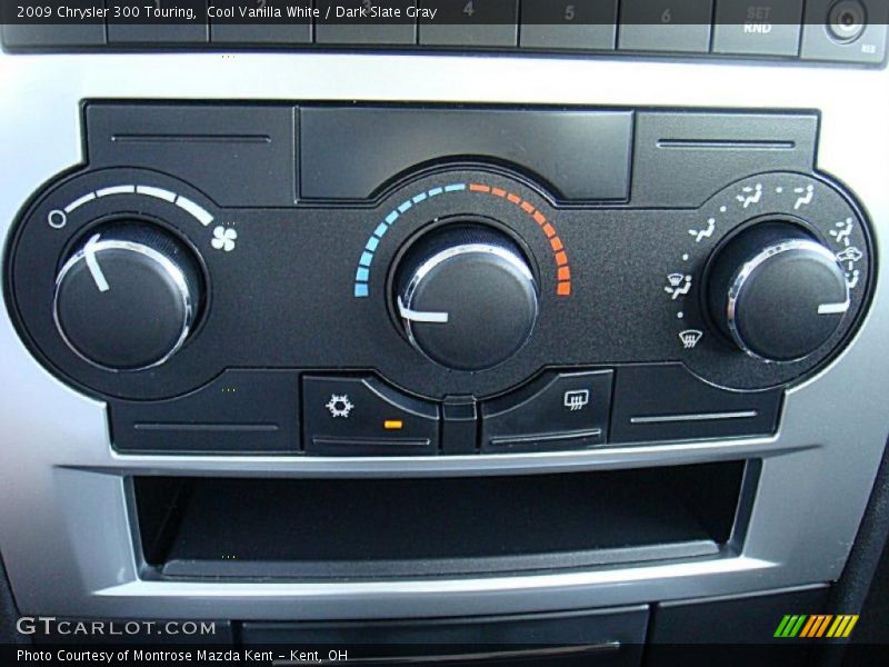 Cool Vanilla White / Dark Slate Gray 2009 Chrysler 300 Touring