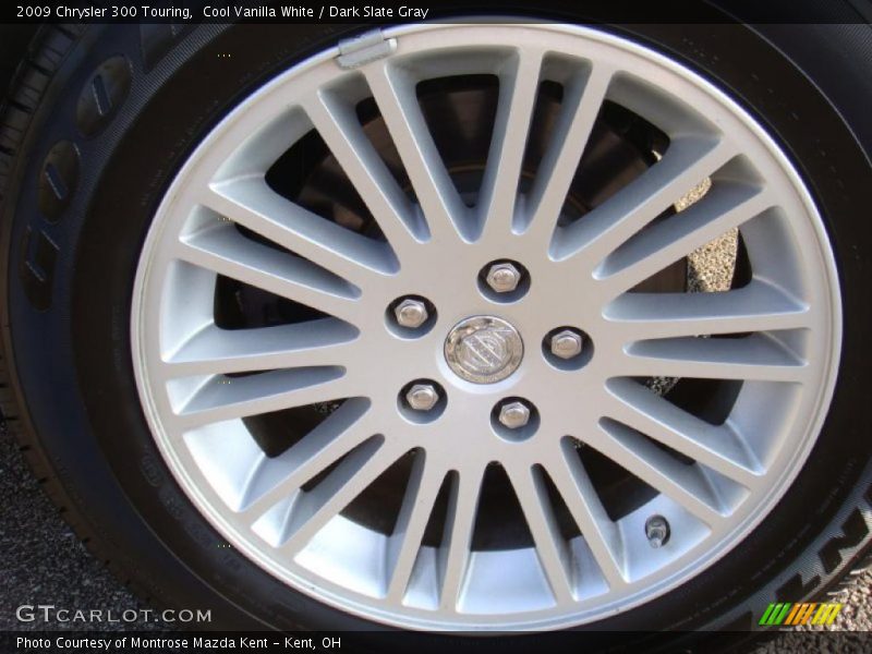 Cool Vanilla White / Dark Slate Gray 2009 Chrysler 300 Touring
