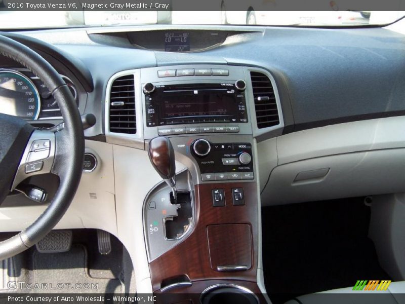 Magnetic Gray Metallic / Gray 2010 Toyota Venza V6