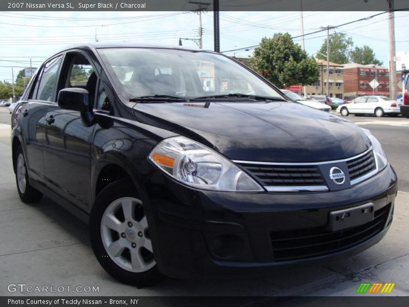 Super Black / Charcoal 2007 Nissan Versa SL