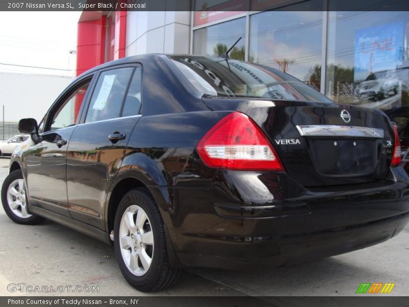 Super Black / Charcoal 2007 Nissan Versa SL