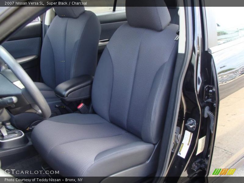 Super Black / Charcoal 2007 Nissan Versa SL